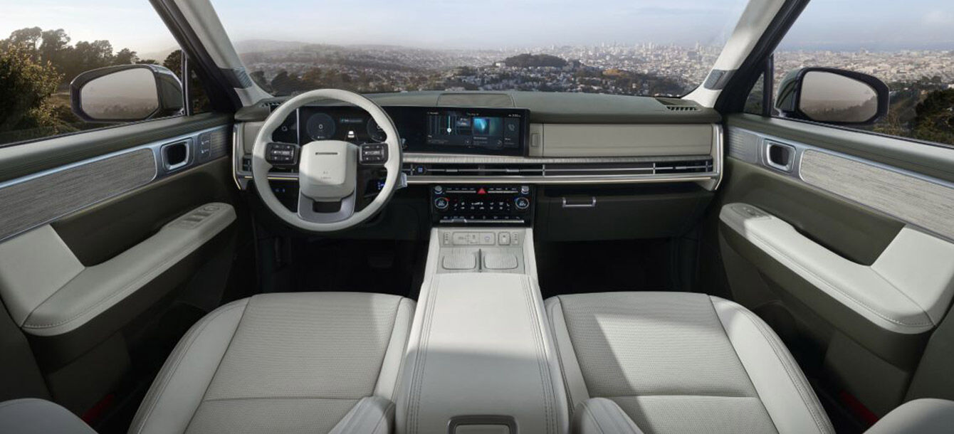 Driver's and passenger's seat inside the Santa Fe