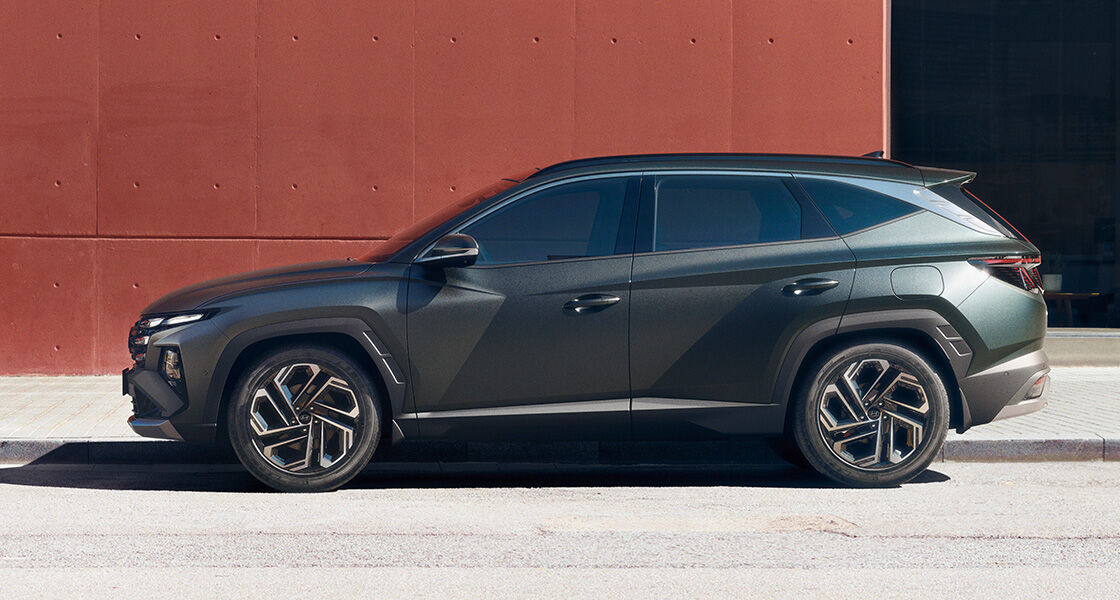 Sporty profile with bold character lines image